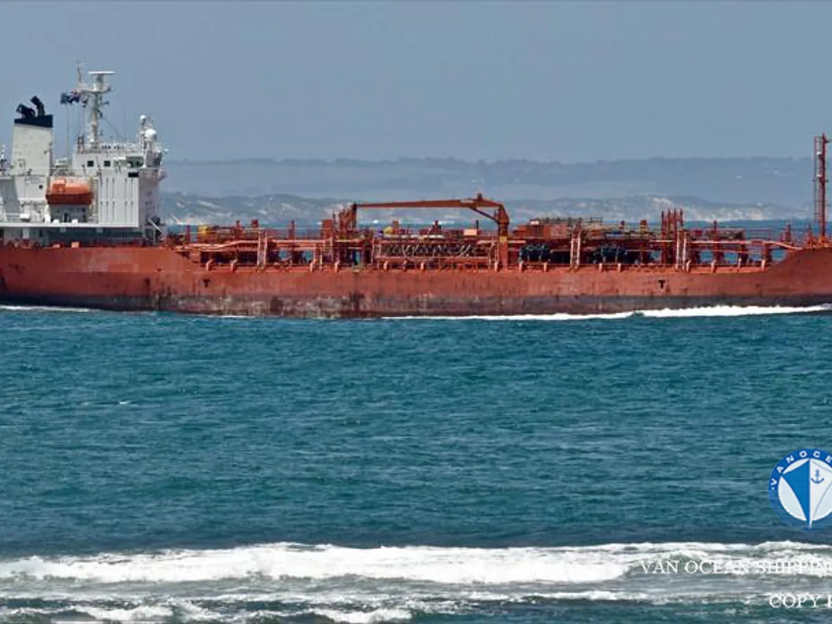 Kapal tanker minyak/bahan kimia kanggo didol
