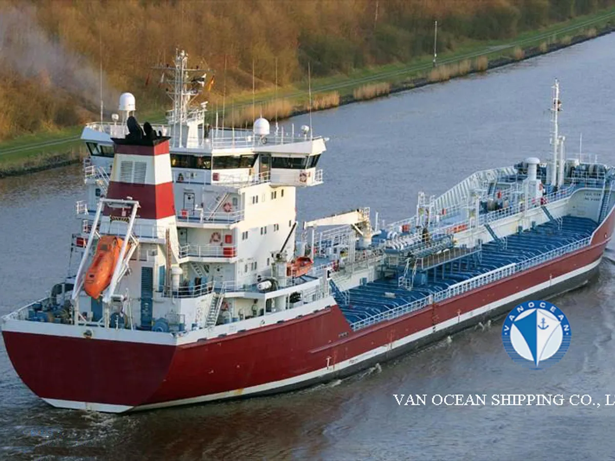 Kapal tanker minyak/bahan kimia kanggo didol