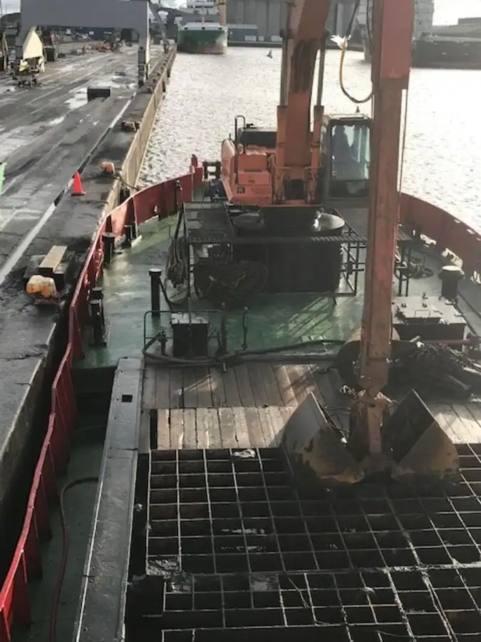 Kapal dredger kanggo didol