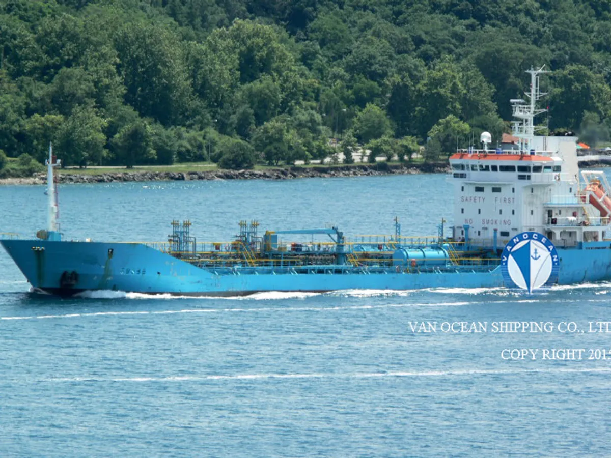 Kapal tanker minyak/bahan kimia kanggo didol