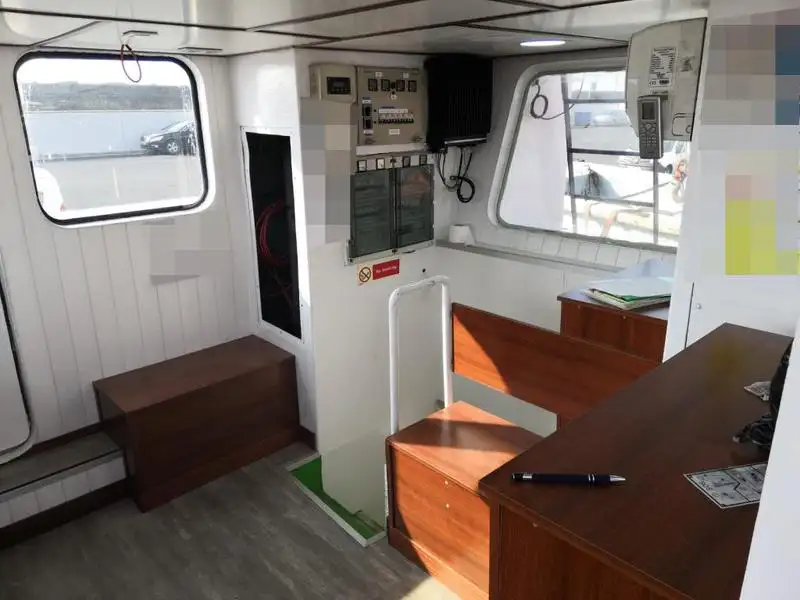 Kapal kerja kanggo didol