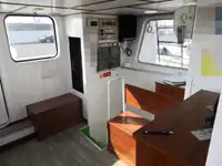 Kapal kerja kanggo didol