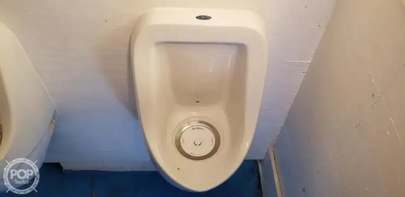 Katamaran kanggo didol