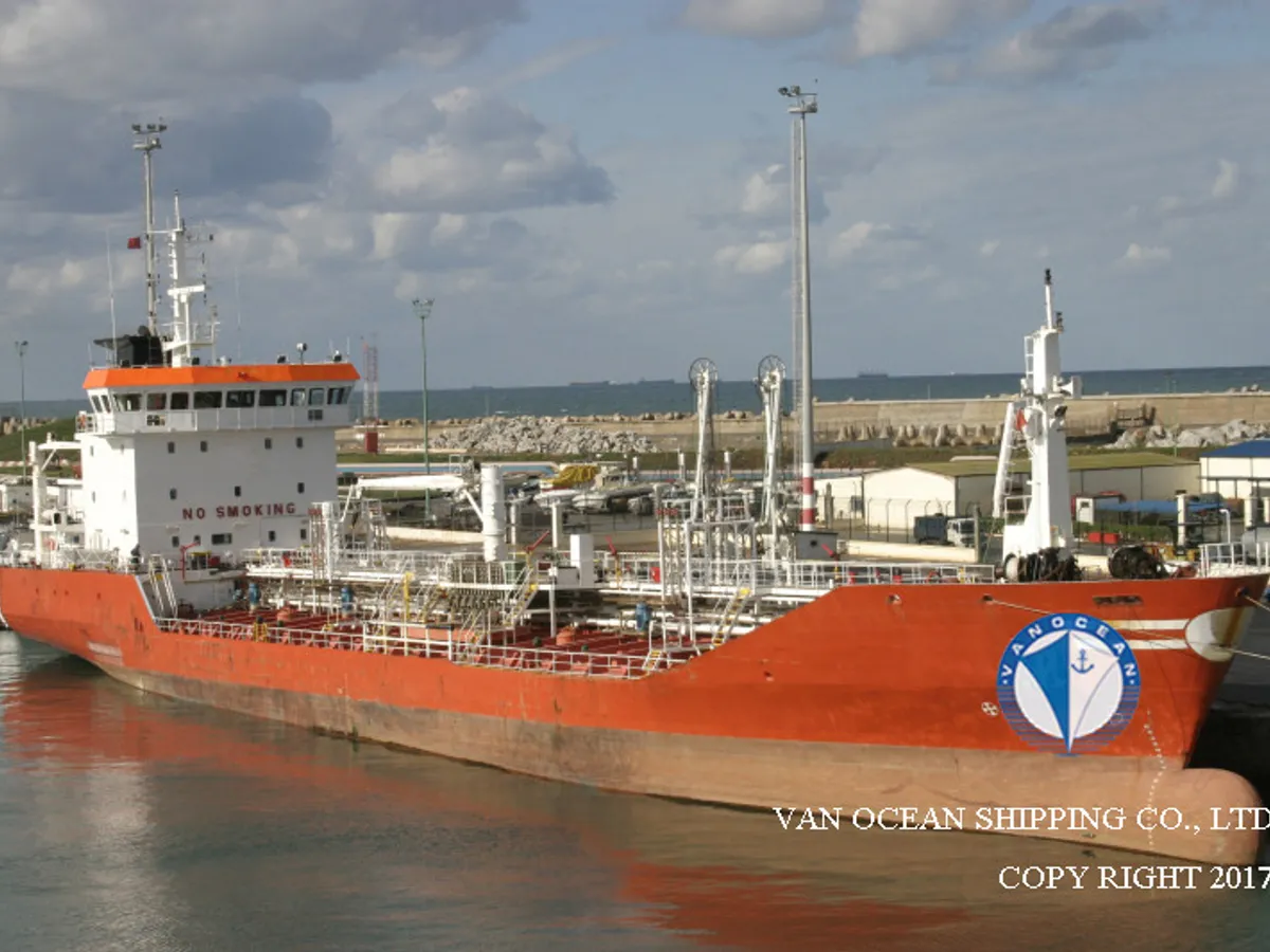 Kapal tanker minyak/bahan kimia kanggo didol