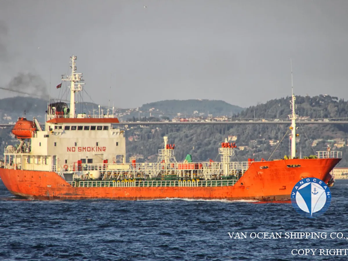 Kapal tanker minyak/bahan kimia kanggo didol