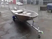 Kapal kerja kanggo didol