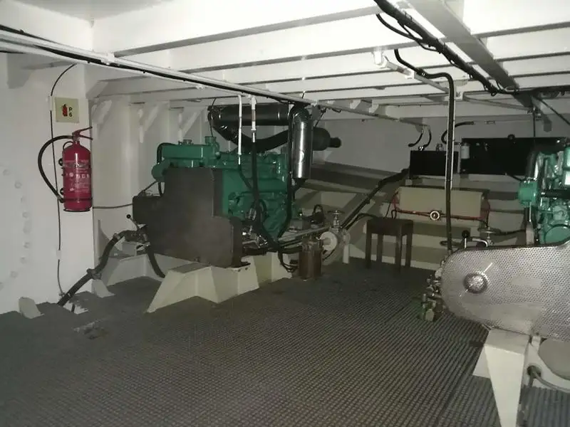 Kapal kerja kanggo didol