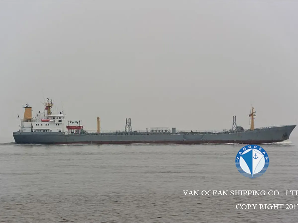 Kapal tanker minyak/bahan kimia kanggo didol