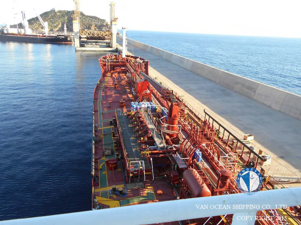 Kapal tanker minyak/bahan kimia kanggo didol