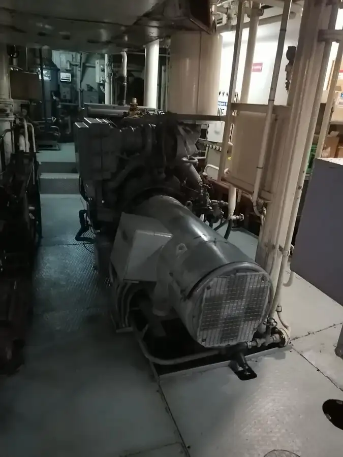 Kapal tanker minyak/bahan kimia kanggo didol