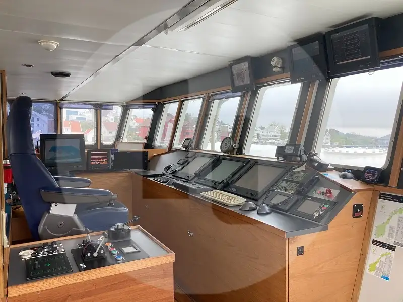 Kapal trawler berkas kanggo didol