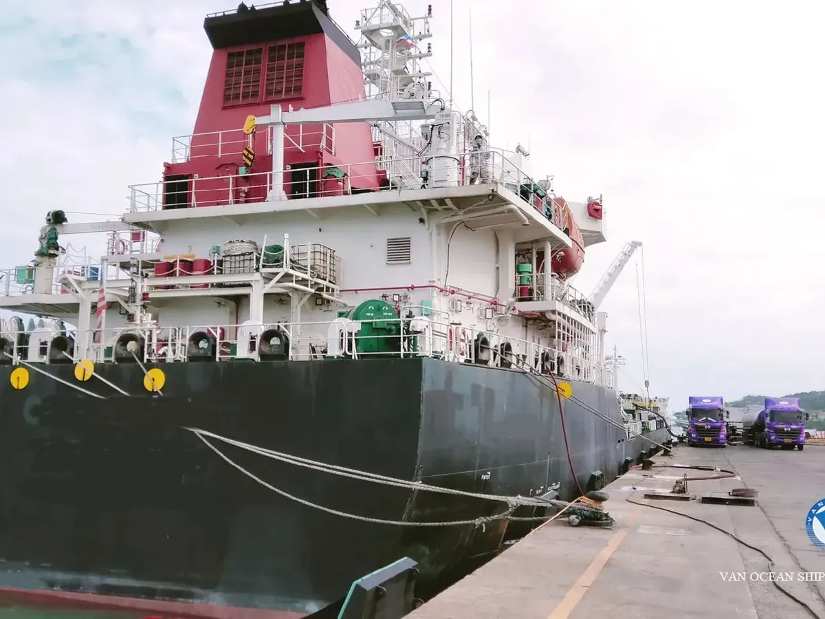 Kapal tanker minyak/bahan kimia kanggo didol