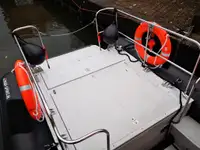 Kapal kontainer kanggo didol