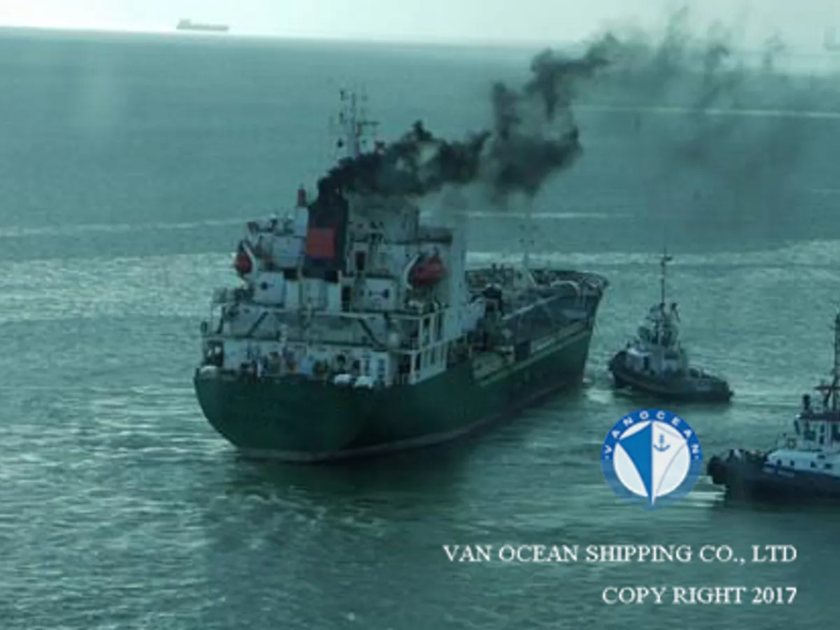 Kapal tanker minyak/bahan kimia kanggo didol