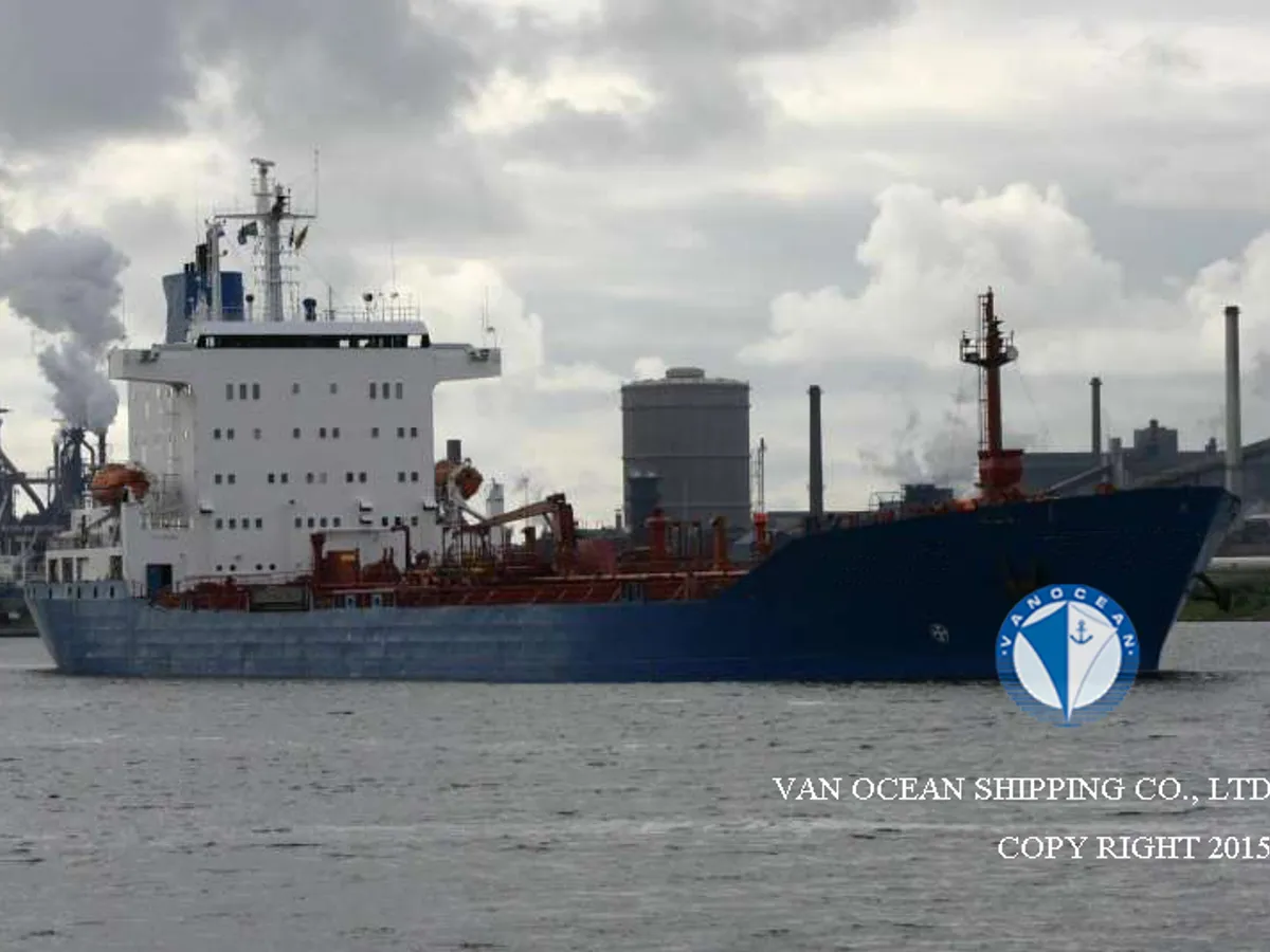 Kapal tanker minyak/bahan kimia kanggo didol