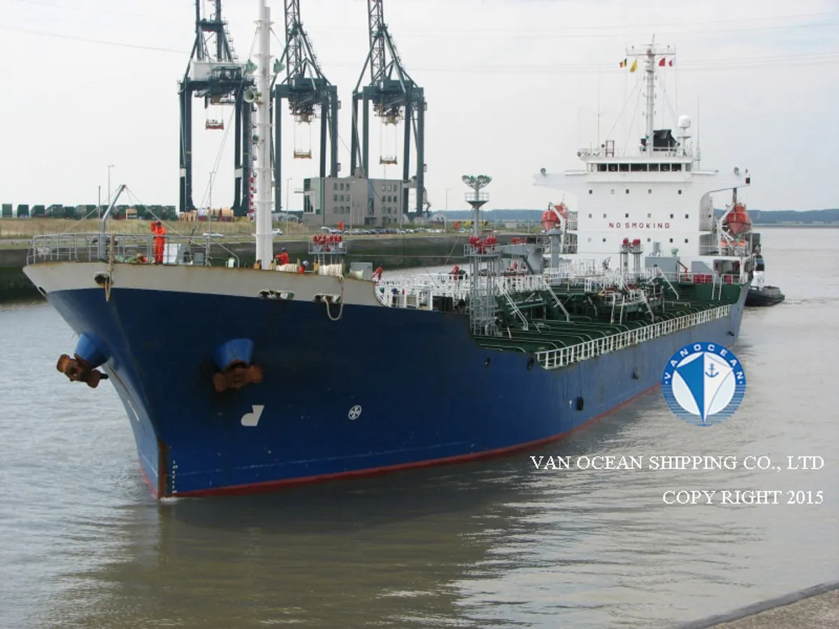 Kapal tanker minyak/bahan kimia kanggo didol