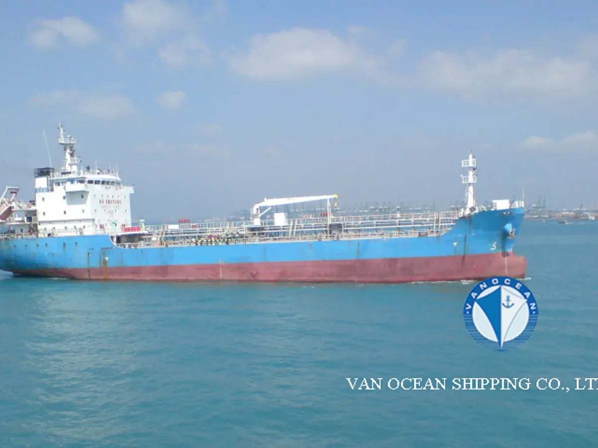 Kapal tanker minyak/bahan kimia kanggo didol