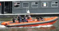 Kapal kontainer kanggo didol