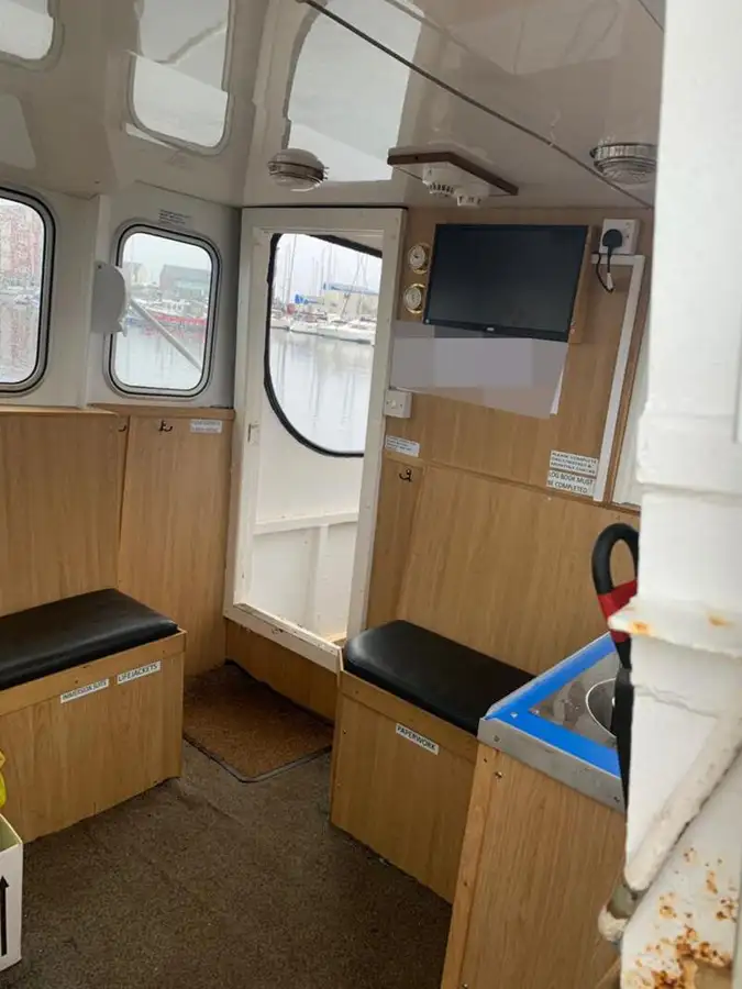 Kapal kerja kanggo didol