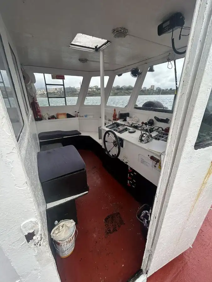 Kapal kerja kanggo didol