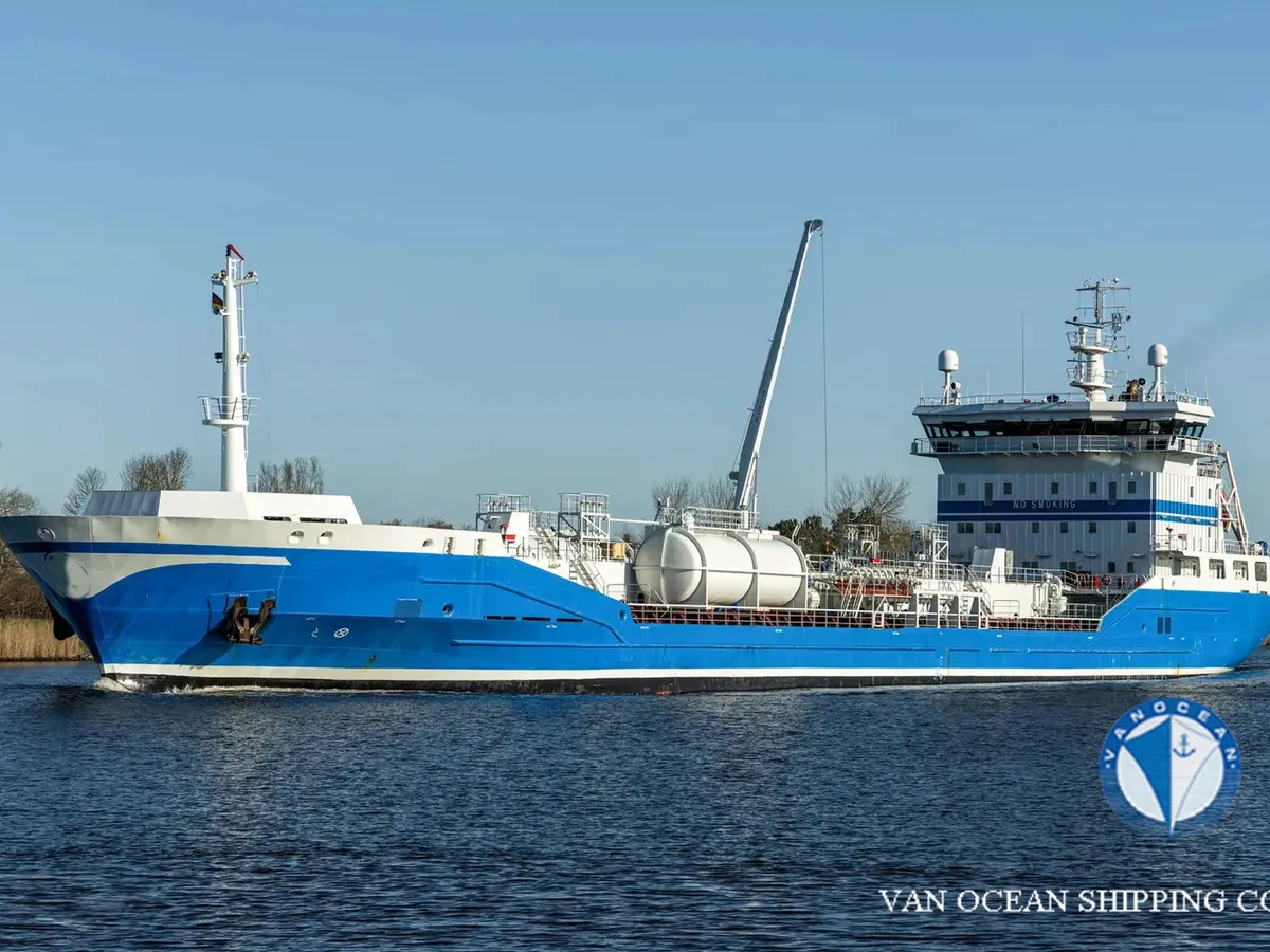 Kapal tanker minyak/bahan kimia kanggo didol