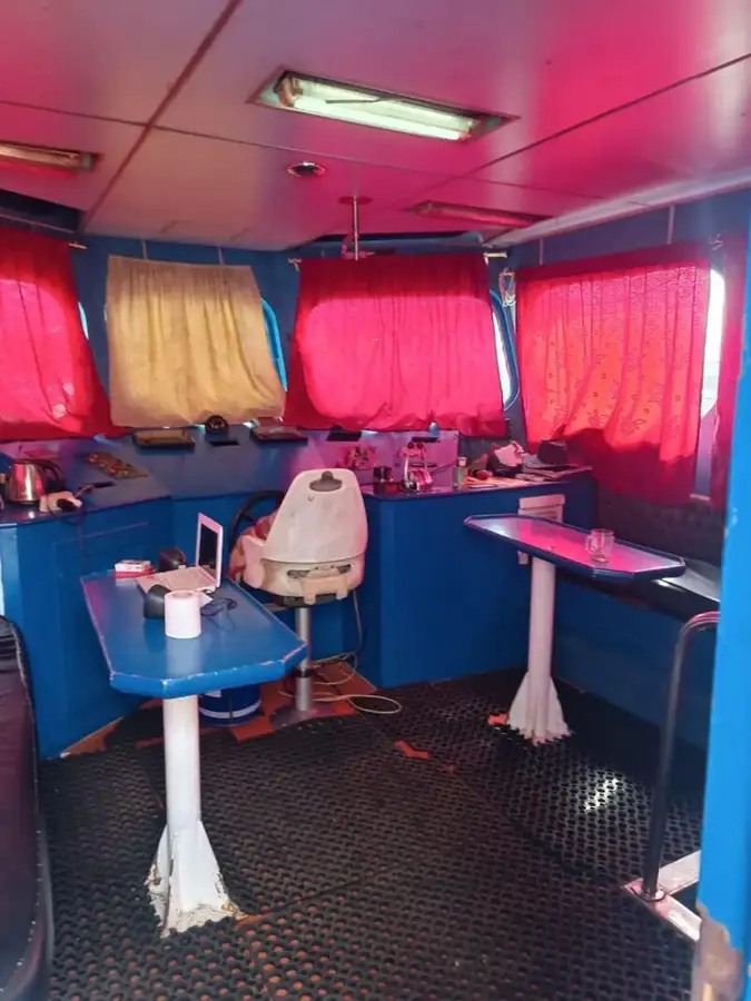 Kapal kerja kanggo didol
