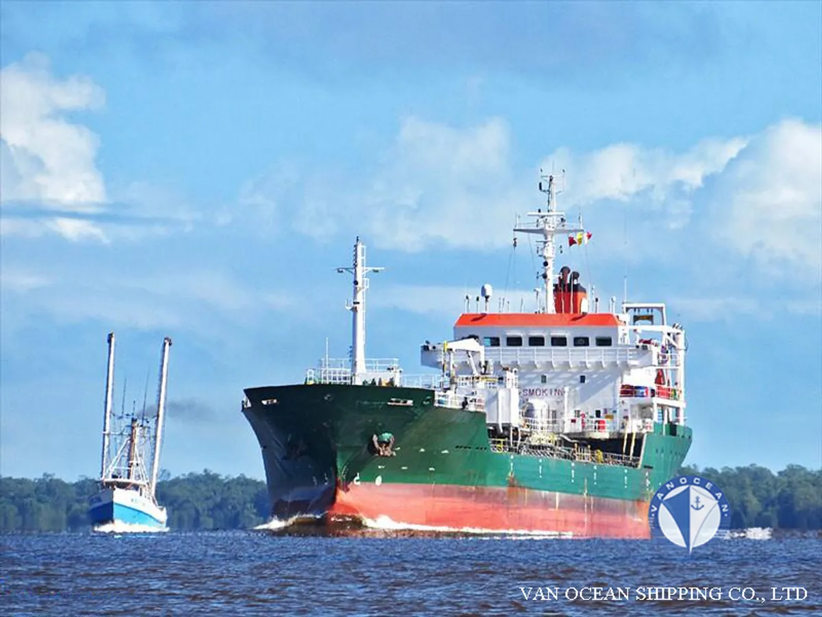 Kapal tanker minyak/bahan kimia kanggo didol