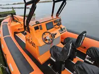 Kapal kontainer kanggo didol