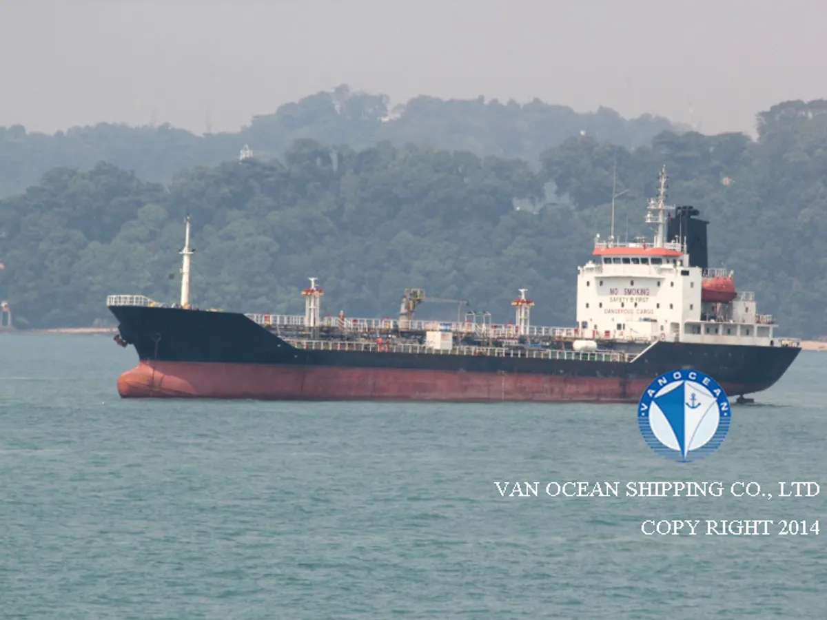 Kapal tanker minyak/bahan kimia kanggo didol
