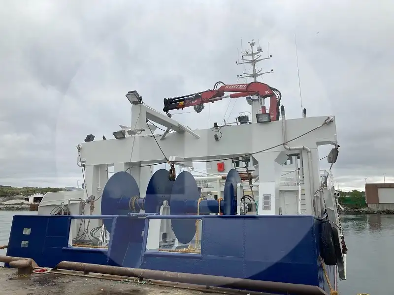 Kapal trawler berkas kanggo didol