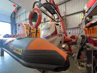 Kapal kerja kanggo didol