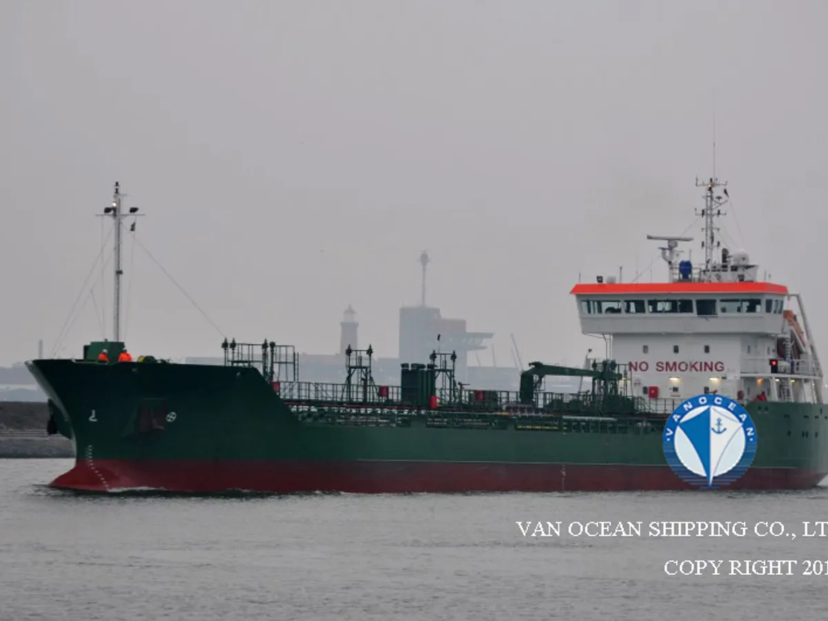 Kapal tanker minyak/bahan kimia kanggo didol