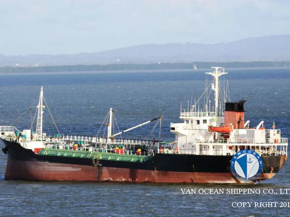 Kapal tanker minyak/bahan kimia kanggo didol