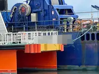 Kapal kontainer kanggo didol