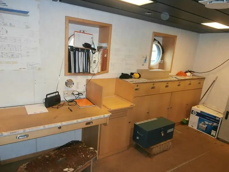 Kapal kontainer kanggo didol