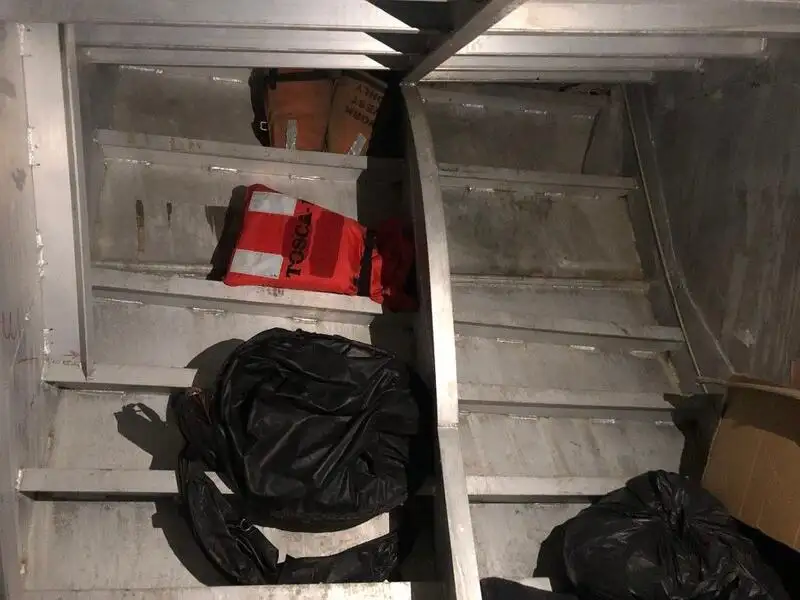 Kapal kontainer kanggo didol