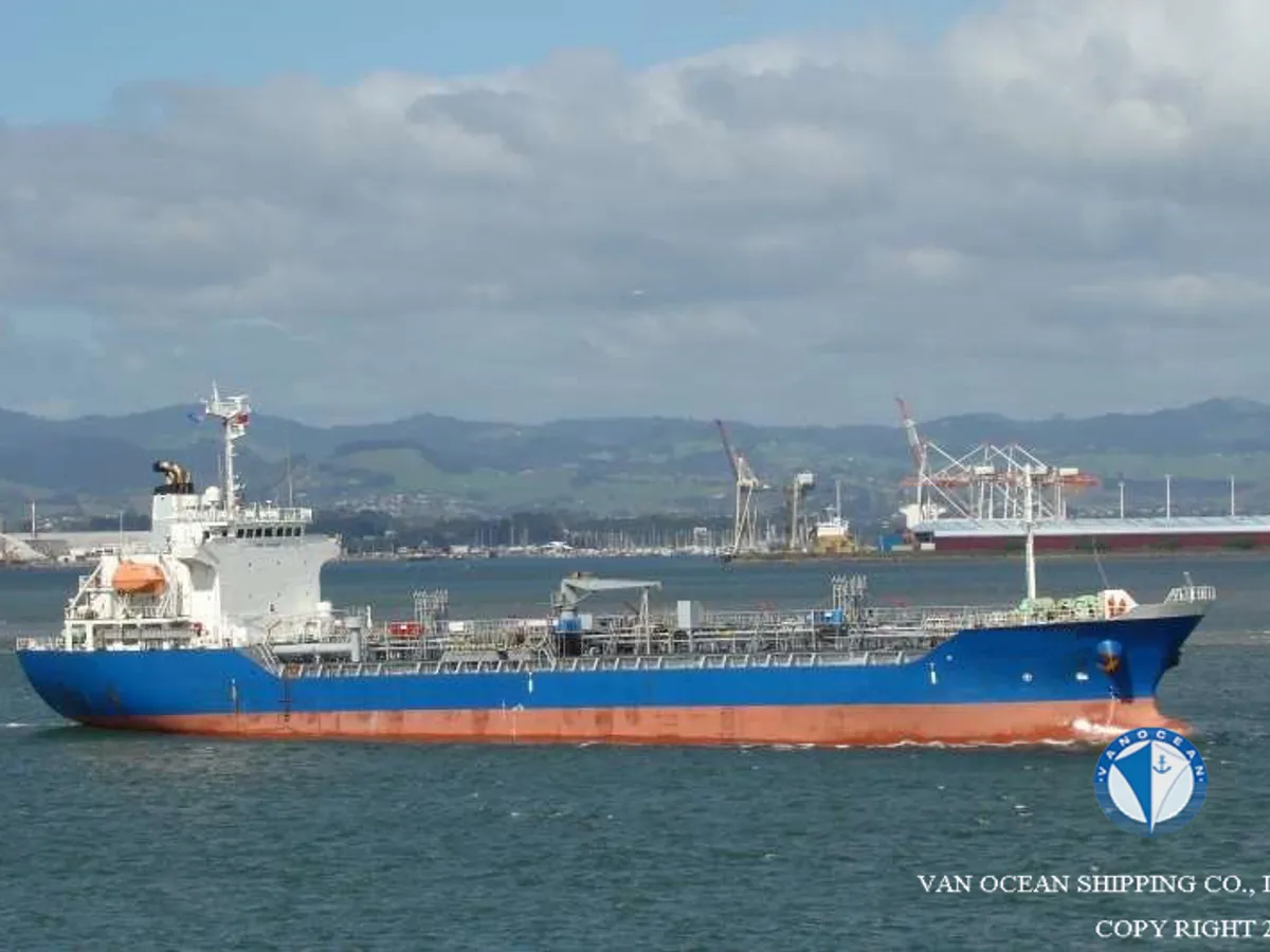 Kapal tanker minyak/bahan kimia kanggo didol