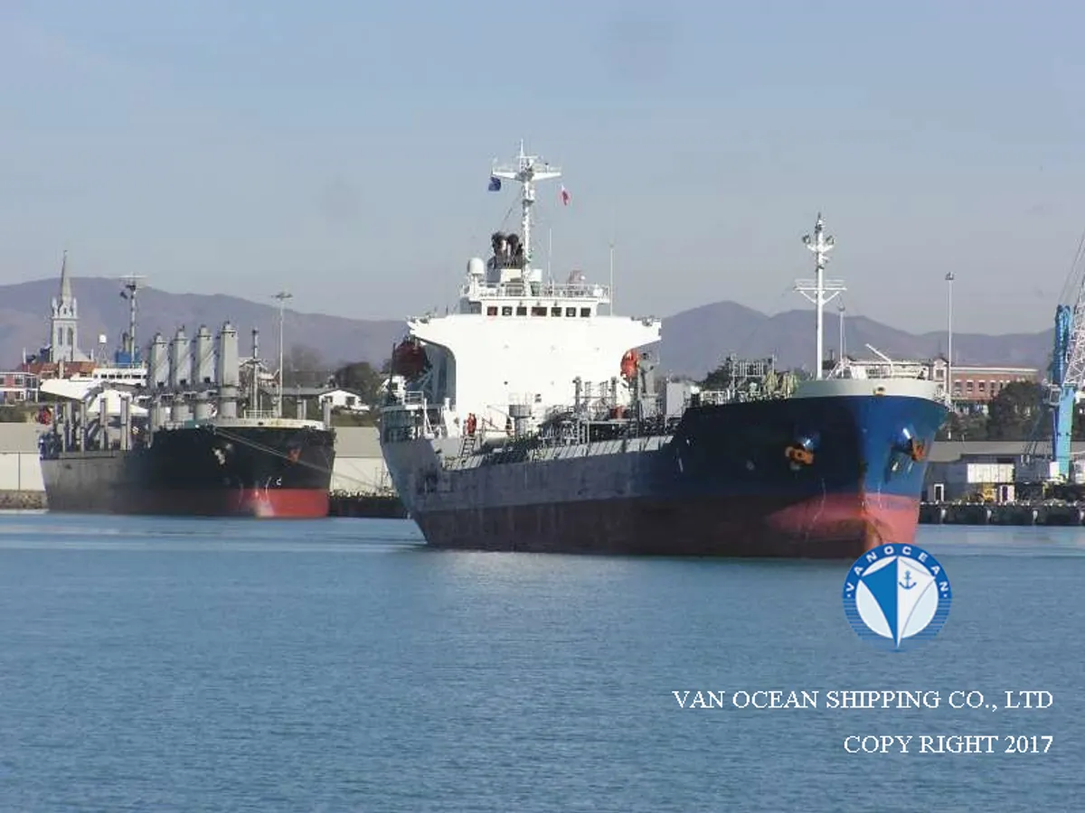 Kapal tanker minyak/bahan kimia kanggo didol