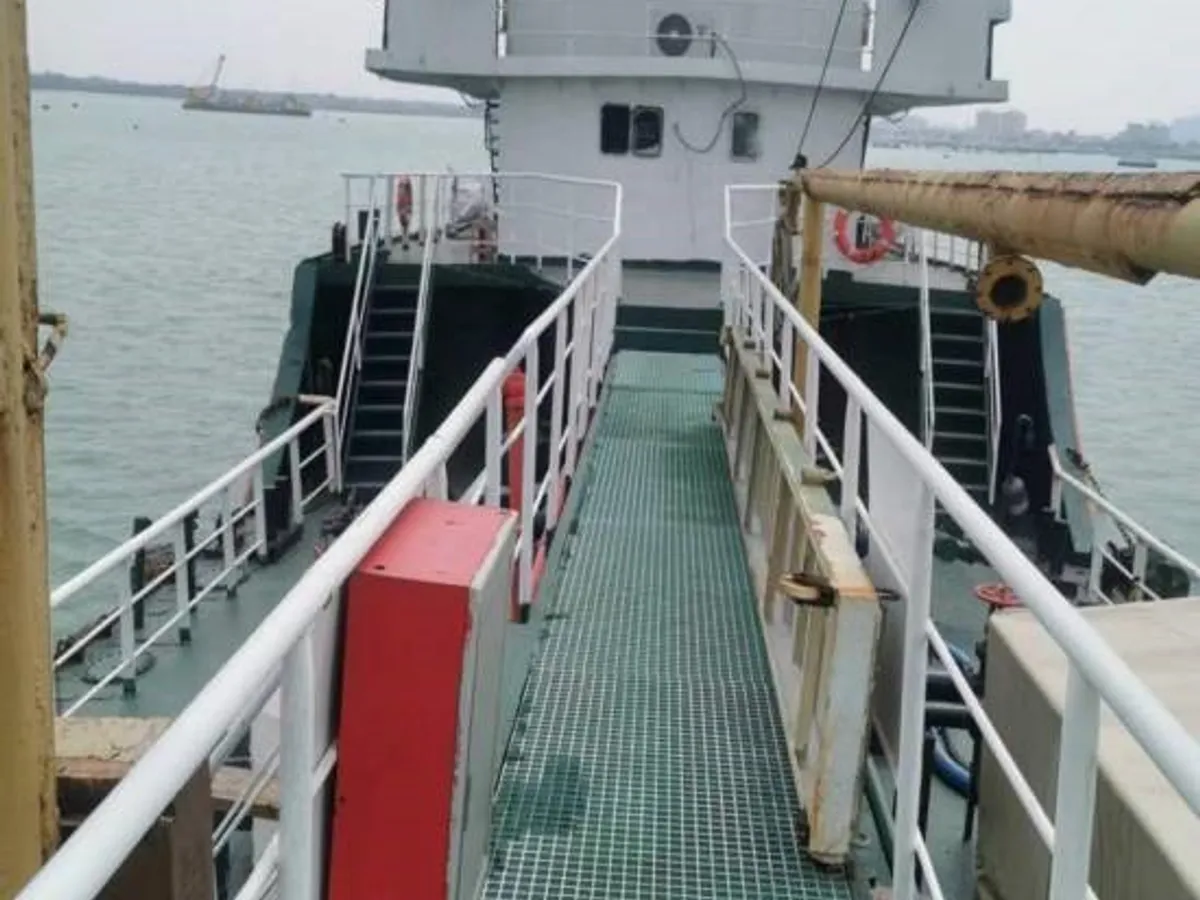 Kapal tanker minyak/bahan kimia kanggo didol