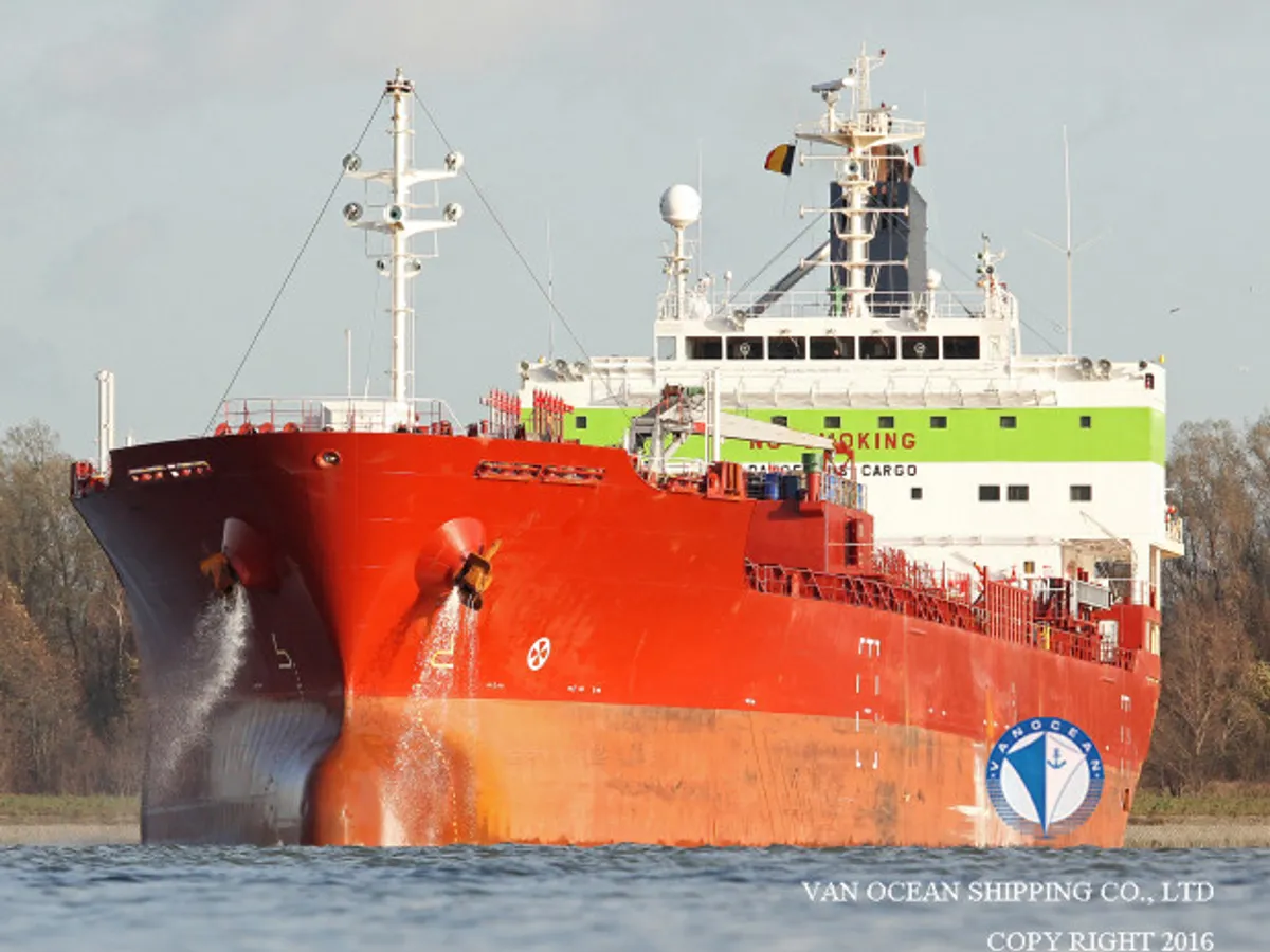 Kapal tanker minyak/bahan kimia kanggo didol