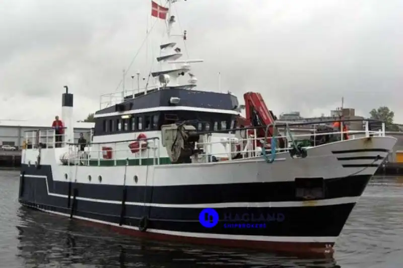 Kapal longliner kanggo didol