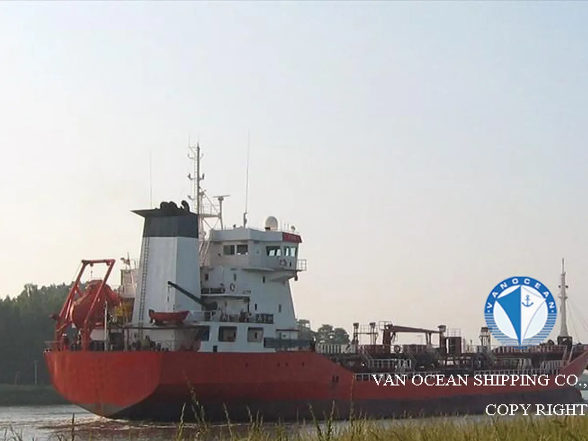 Kapal tanker minyak/bahan kimia kanggo didol