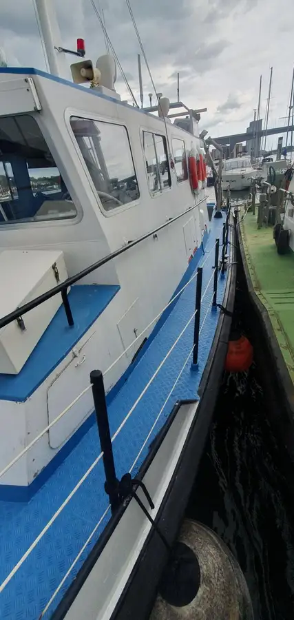Kapal kontainer kanggo didol