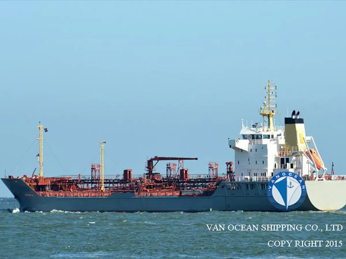 Kapal tanker minyak/bahan kimia kanggo didol