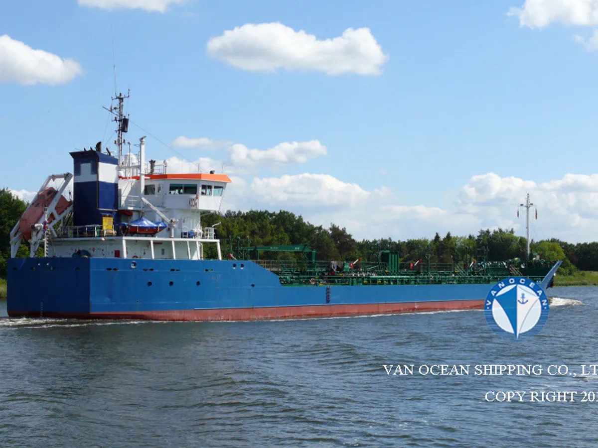 Kapal tanker minyak/bahan kimia kanggo didol