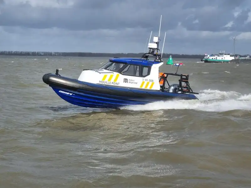 Kapal kontainer kanggo didol