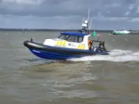 Kapal kontainer kanggo didol