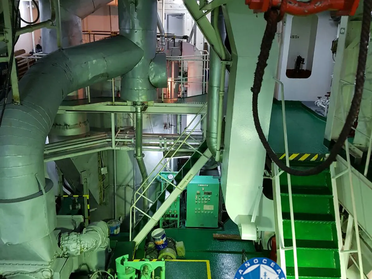 Kapal tanker minyak/bahan kimia kanggo didol