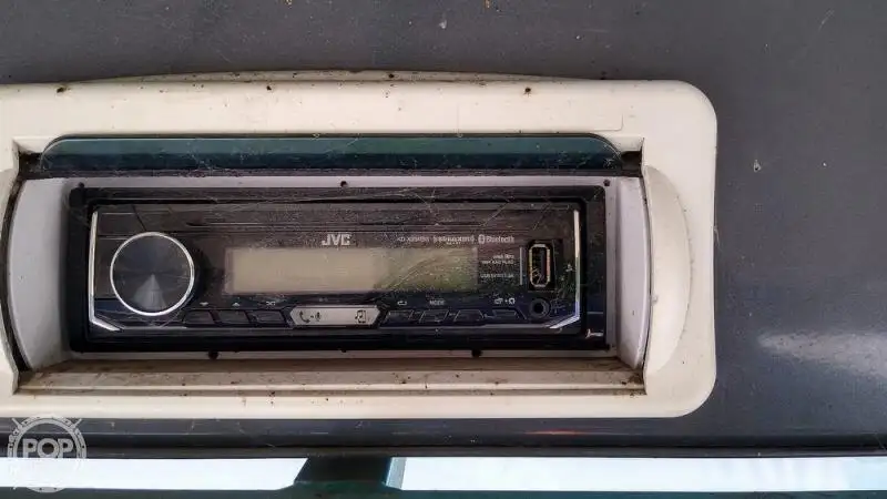 Kapal kontainer kanggo didol