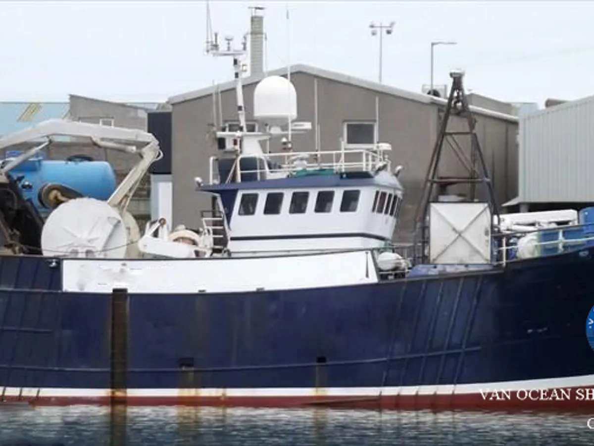 Kapal trawler kanggo didol